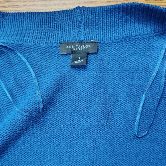 Ann Taylor women's Cardigan knitted,silver studs, oversized,cotton blend sz S. - Picture 9 of 16